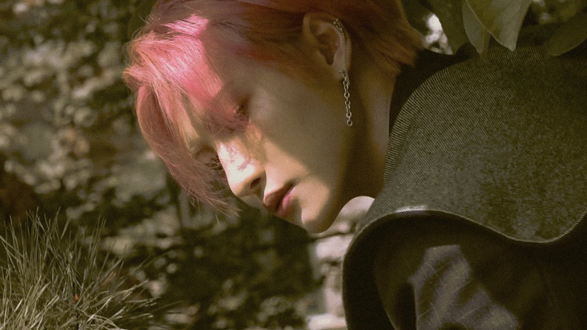 vintagehwa's tweet photo. your first love, park seonghwa https://t.co/62rPglo4q2