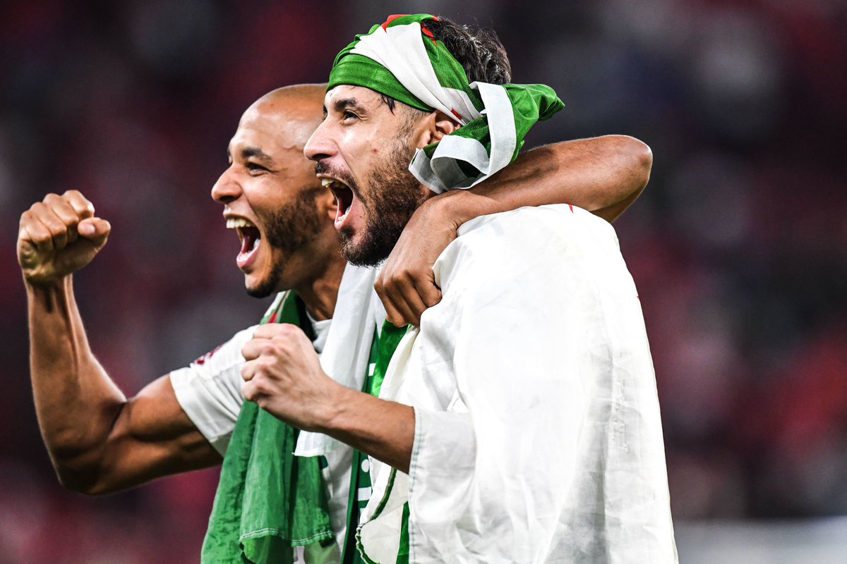 ActuFoot_'s tweet photo. L’ALGÉRIE REMPORTE LA #FIFArabCup 🏆🇩🇿🇩🇿🔥

ILS SONT EXCEPTIONNELS !!! https://t.co/JSJTeYpIeS