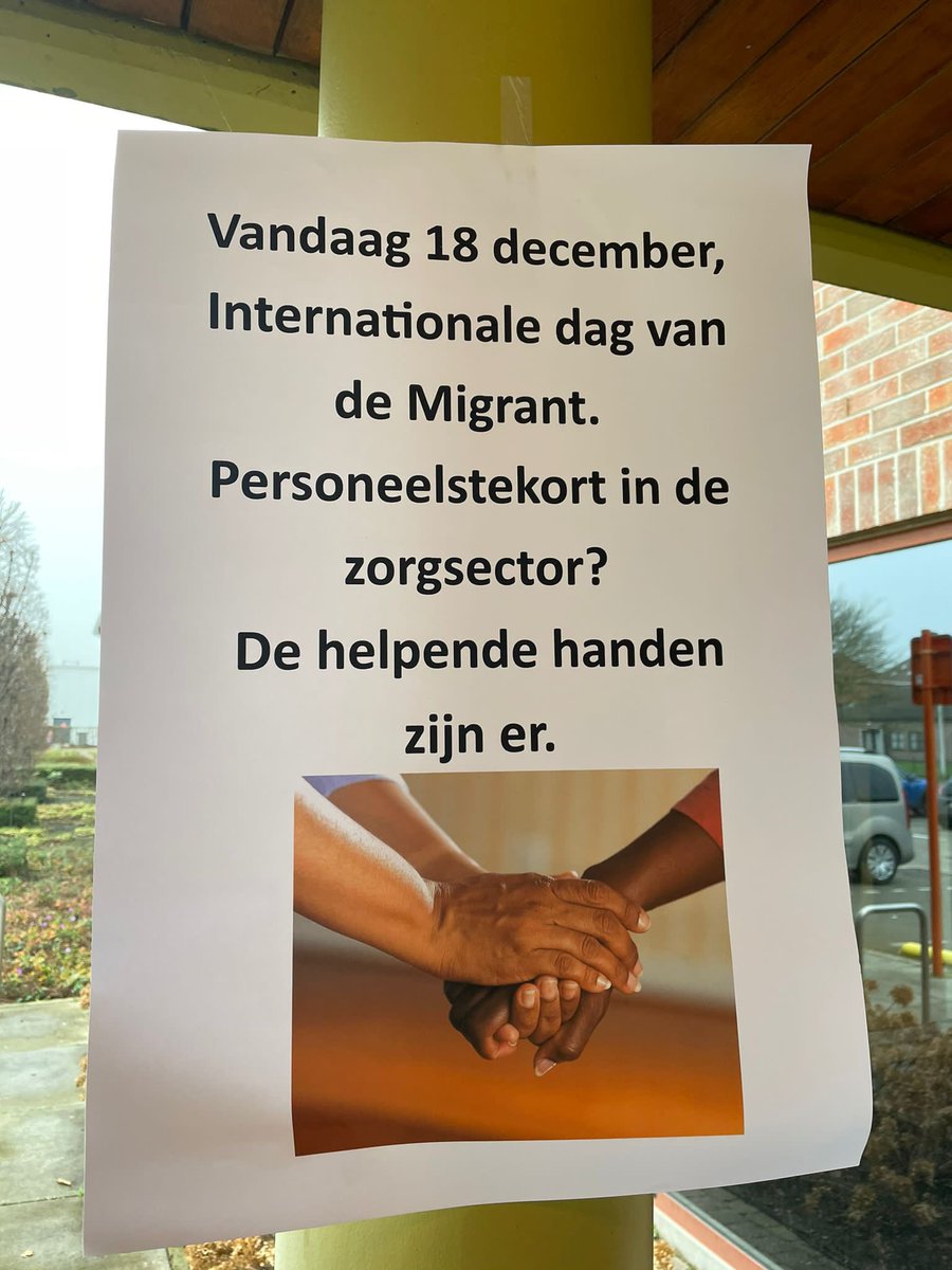 dewereldmorgen's tweet photo. Vandaag op Internationale Dag van de rechten van de Migrant kwamen mensen zonder papieren tijdens een actie, een volledige dag hun krachten aanbieden in woonzorgcentrun Sint-Pieter in Lochristi. Er is een enorm tekort aan zorgpersoneel in wzc’s #helpendehanden #regularisatie https://t.co/GyvLJaSTht