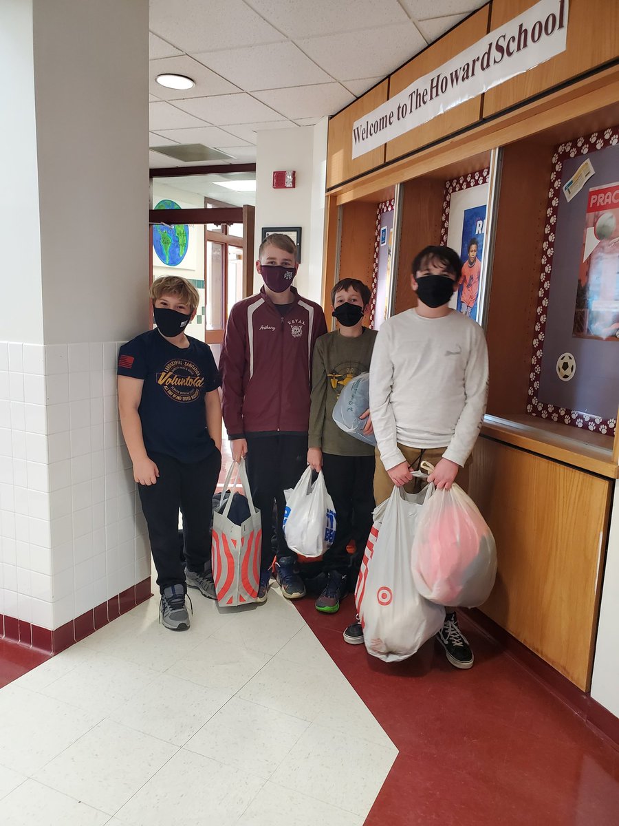 Little_Leos's tweet photo. Thank you to everyone at the @HowardWB who donated coats this year!  We delivered 60 coats to Anton's Coats for Kids this week! These coats will be cleaned and delivered to families in need just in time for winter. Thank you again! #WBwildcats #HowardRocks https://t.co/WA3RdBo6hD