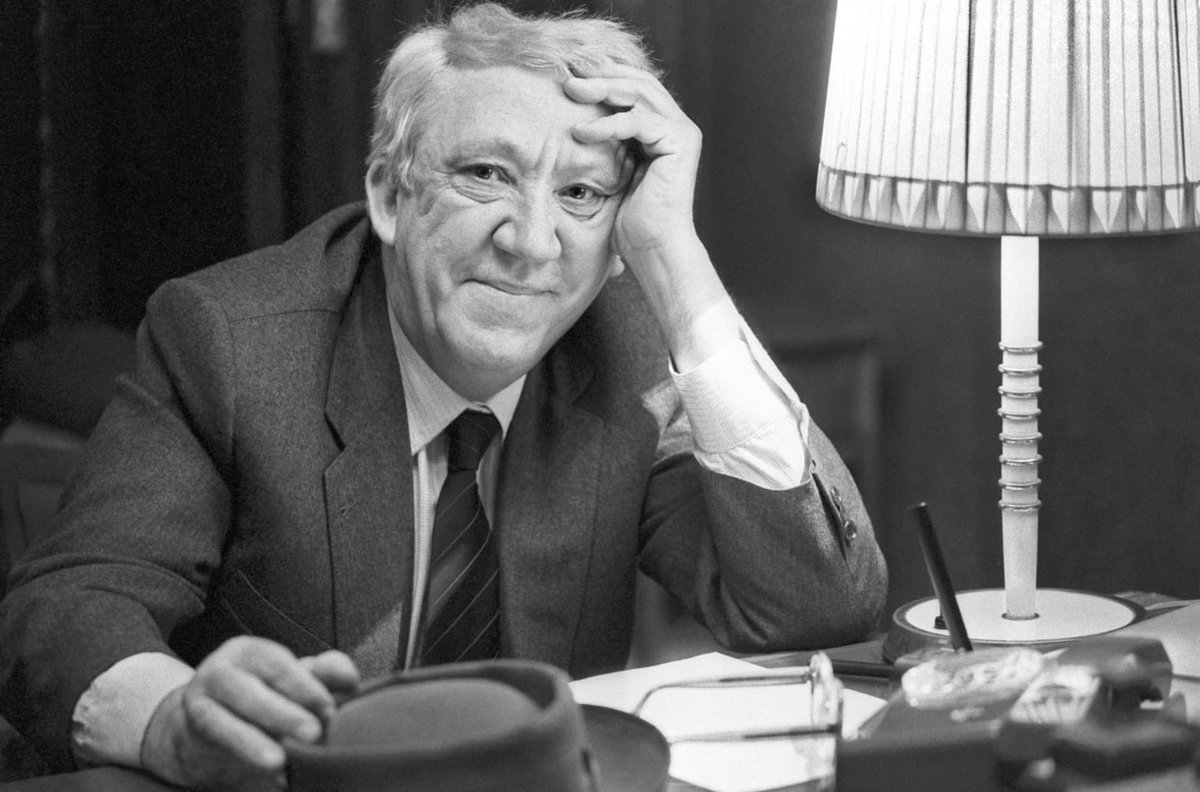 Сегодня исполняется 100 лет со дня рождения великого клоуна Юрия Никулина – гениального и бесконечно любимого народом. Его репризы стали классикой циркового искусства, на которые до сих пор равняются новые поколения артистов.