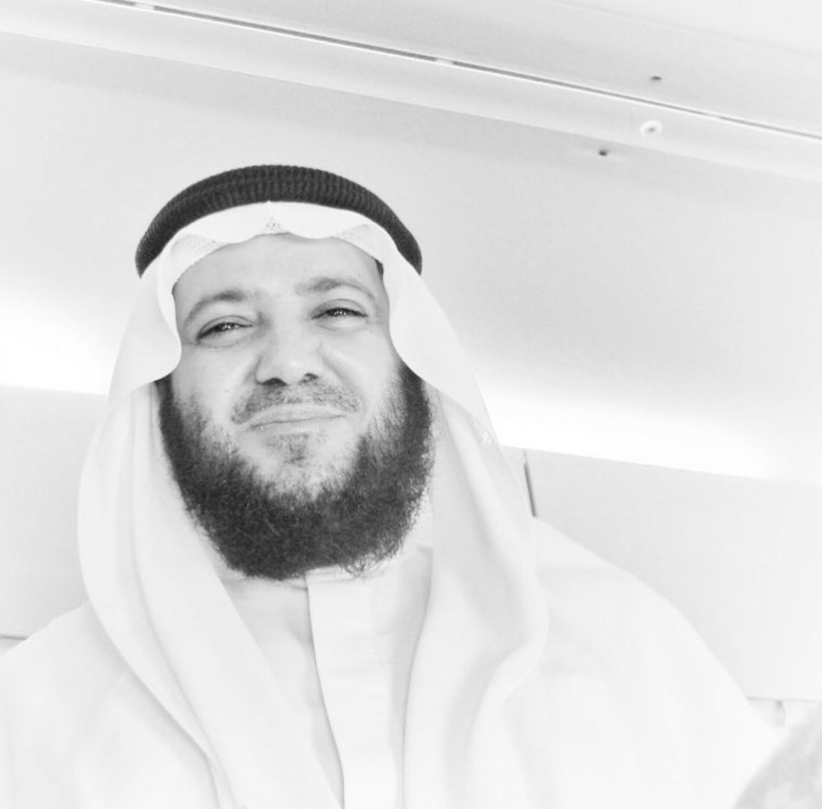 "غَدًا نبَدِّلُ ميمًا في متى ألِفًا
يا ربِّ صبرًا وحقِّقْ ذلكَ الأملَا"
#معتقلين_الإمارات #محمد_الصديق