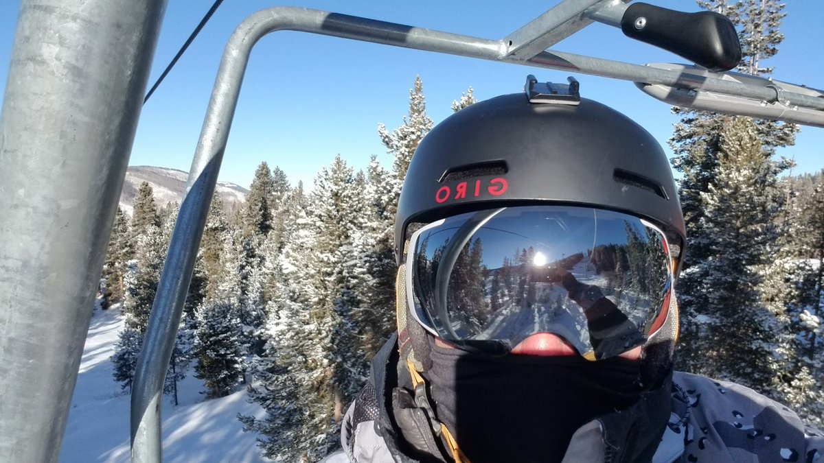 ErikHouseofhuge's tweet photo. Riding the big #mountain today. #Colorado #PlayingInMyBackyard #Vail https://t.co/brrLVU6L3y