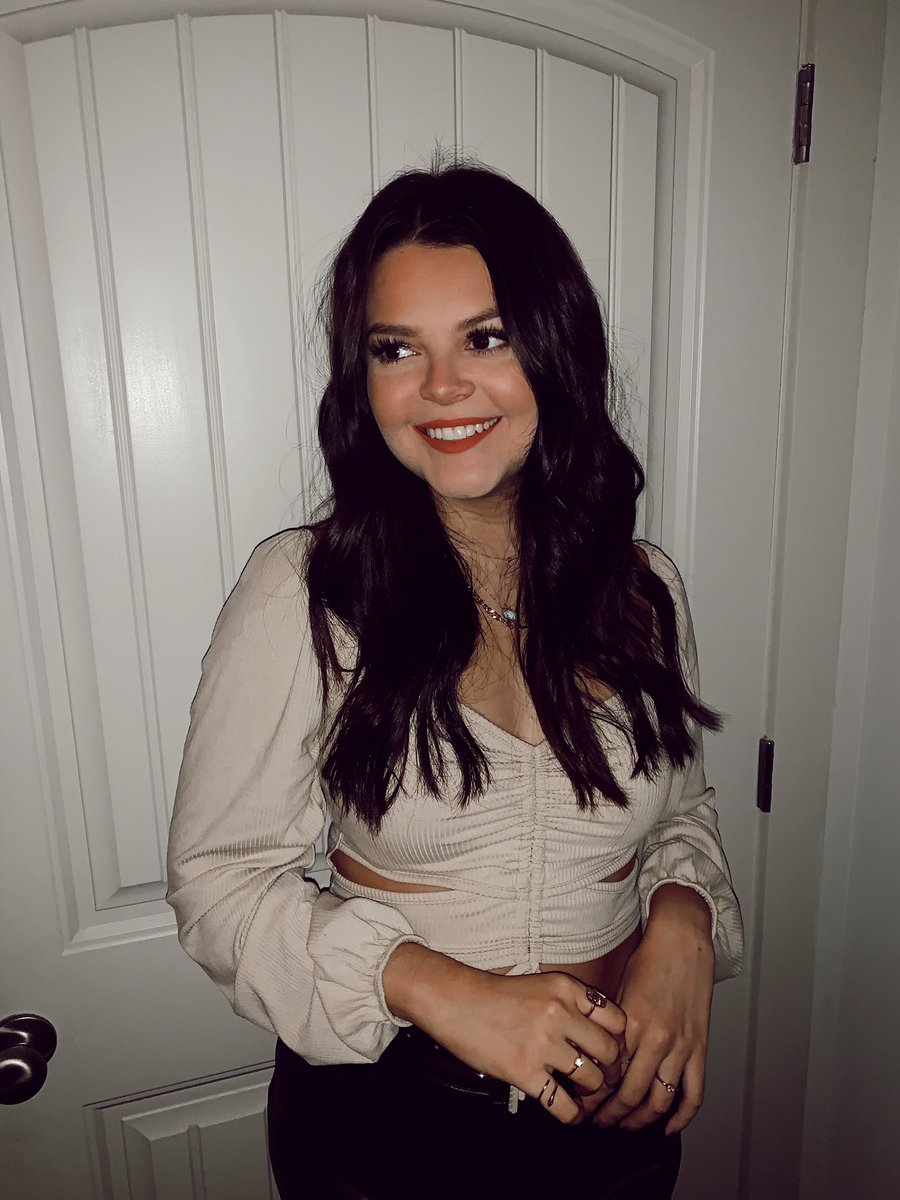 caroline24reese's tweet photo. 🖤🖤🖤 https://t.co/vucxlONMhl