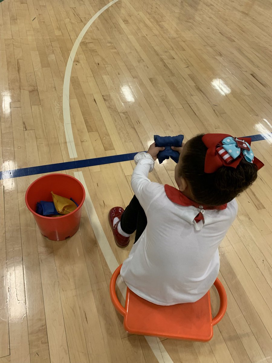 PSDKellyMallery's tweet image. Everyone had a blast participating in the Reindeer Games in Mrs. Cartwright’s PE class @WestRockhill_ES @KateShelly1 #accommodating #modifying
