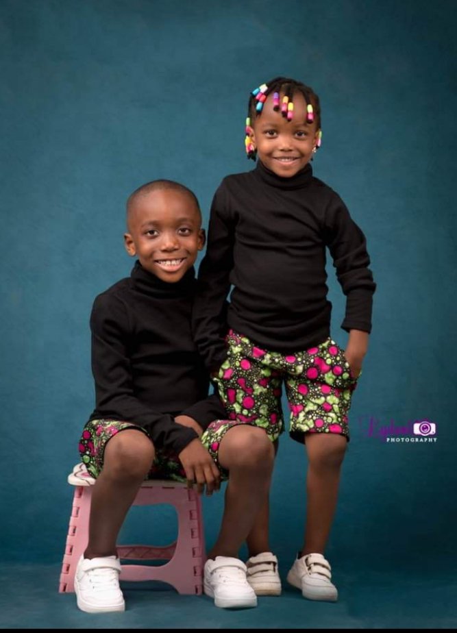 OloriFade1's tweet photo. Meet Moh&amp;Desire Sotonwa (Sweet Steve) the CEO of MOHDEE'S Kuli Bars! I'm sure you're ready to patronize them now? Thanks in advance
@thisissegun @officialnath_ @AkureHowFar @DebirexPR @Ifeoludavies @ounjeamuludun @ArakunrinP @iamoyomesi @CrownAdewunmi @Sirmoen1 @CB_Olusa https://t.co/kXjGUT3BHq
