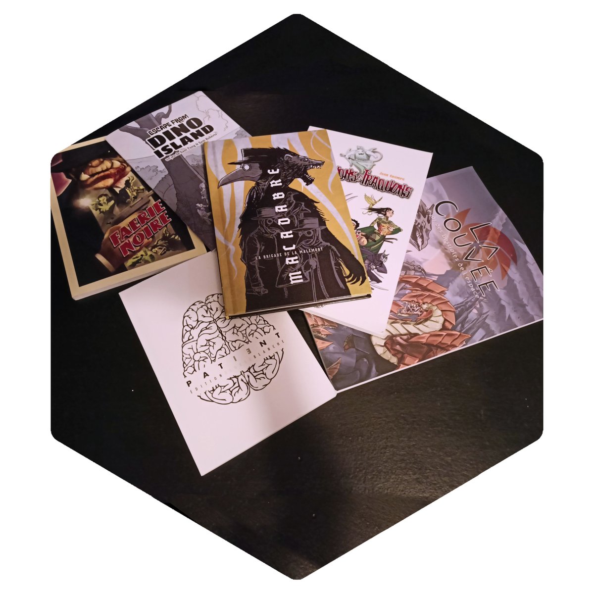 rolisterie's tweet photo. Ha ! La réception lulu du black friday (et un intrut commandé à part) !
Ça faisait un moment que l'on voulait avoir certains de ces #jdr en physique.
Y a plus qu'à jouer ! 🎲
#Faerie_Noire, #Escape_from_Dino_Island, #Macadabre, #Tranchons_et_Traquons,  #La_Couvée, #Patient_13 https://t.co/OoxUZcIkzj
