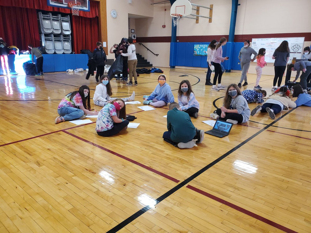Little_Leos's tweet photo. The Little Leo's Club is spreading Holiday cheer by making Holiday Cards for the Senior Center and WB Lifecare.  Thank you to @deborahlholland and @AmyMarsh0112 for having your classes create cards to help us reach our goal!  We are half way there! #WBwildcats #HowardRocks https://t.co/kmPdYpsttN