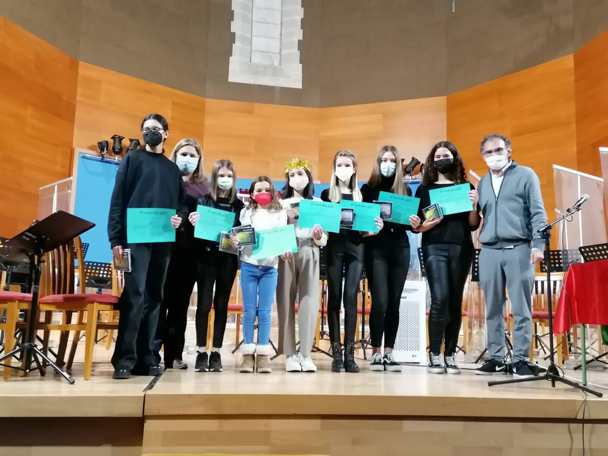 Entregadas las becas Ensemble XXI a alumnos del Conservatorio Profesional de Música “Miguel Fleta” de Monzón, ¡enhorabuena!