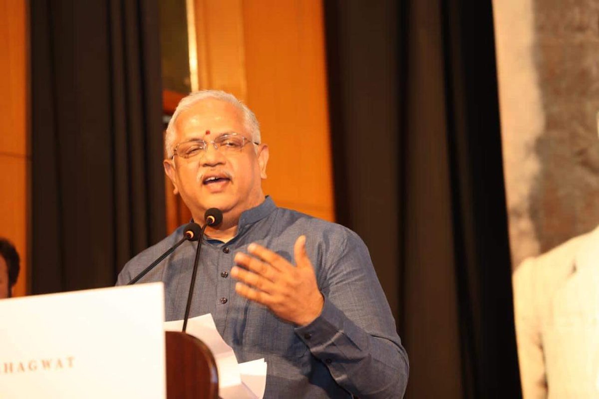 blsanthosh's tweet image. Addressed book release function of “Veer Savarkar-The man who could have prevented partition“ by @UdayMahurkar in the august presence of His Holiness Poojya Dr Nirmalanandanatha Swamiji, His Holiness Poojya Madara Channaiah Swamiji, CM @BSBommai, MLA Sri N Mahesh, Kum Srilaxmi.