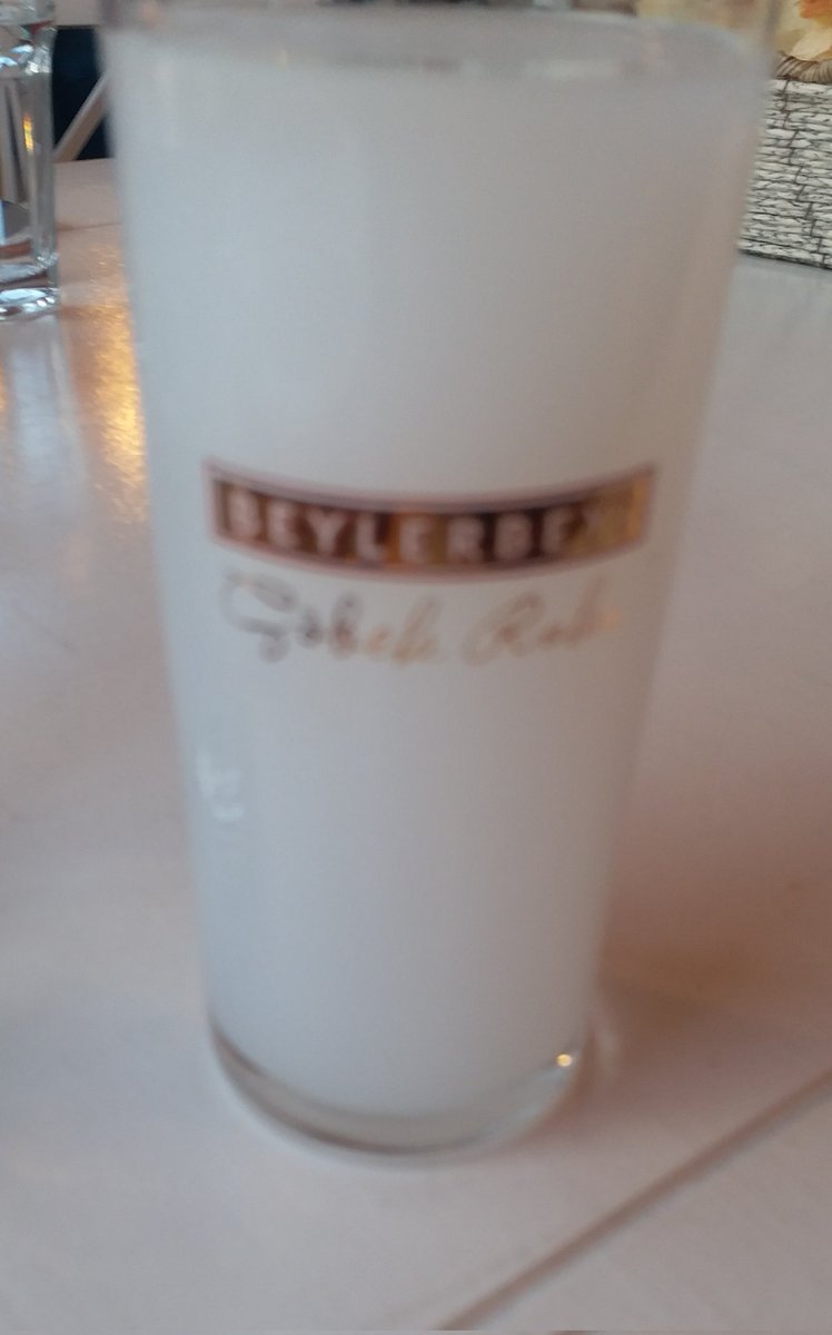 afiyet olsun bana  iyi geceler tum dost arkadslara  bu gunde boyle sadelik guzeldir  🍒🍒👌👌👌