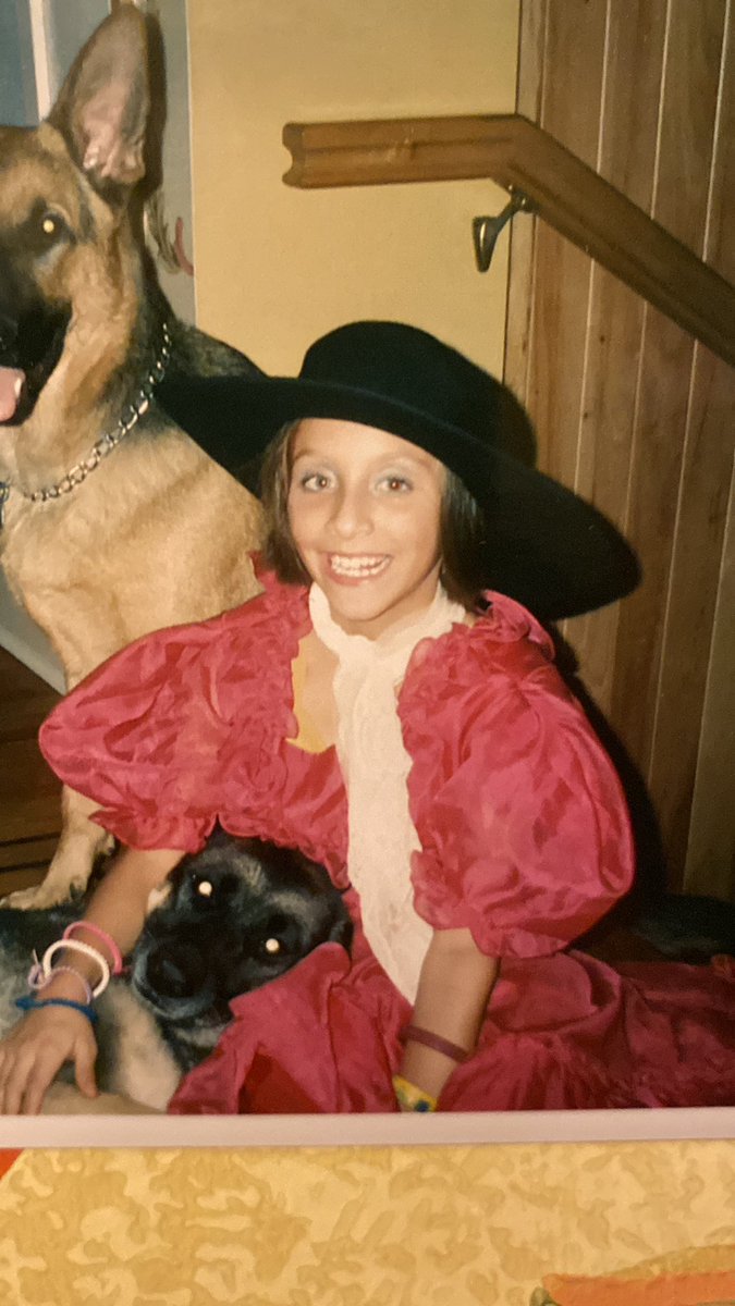 Happy birthday to this stylish glamour gal <a href="/toniormond/">Tone (& Tod🐶)</a>