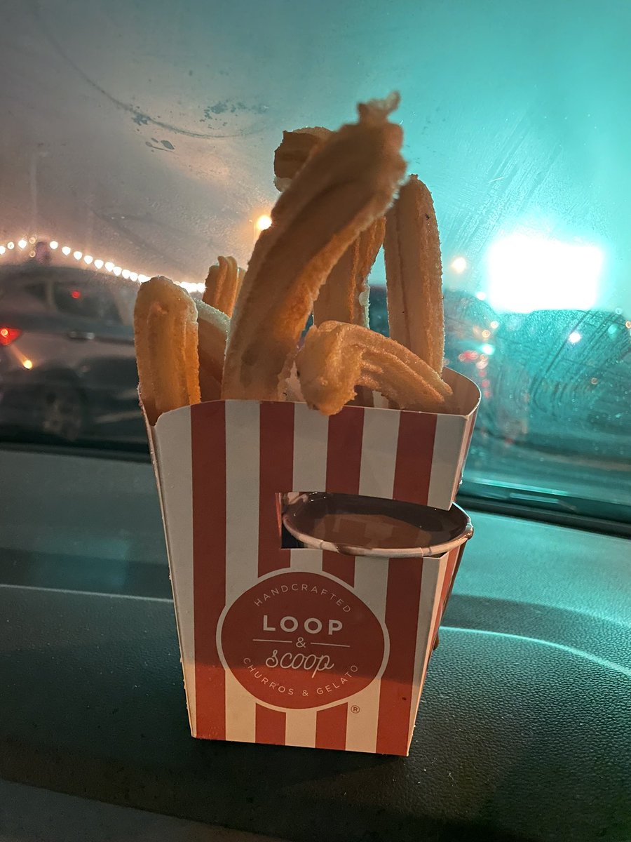 emmagal13's tweet photo. Home Alone 2 🏙🎅🏻 
#Driveinmovie #festivefun 
@itisonDriveIn https://t.co/iDca9hrD1j