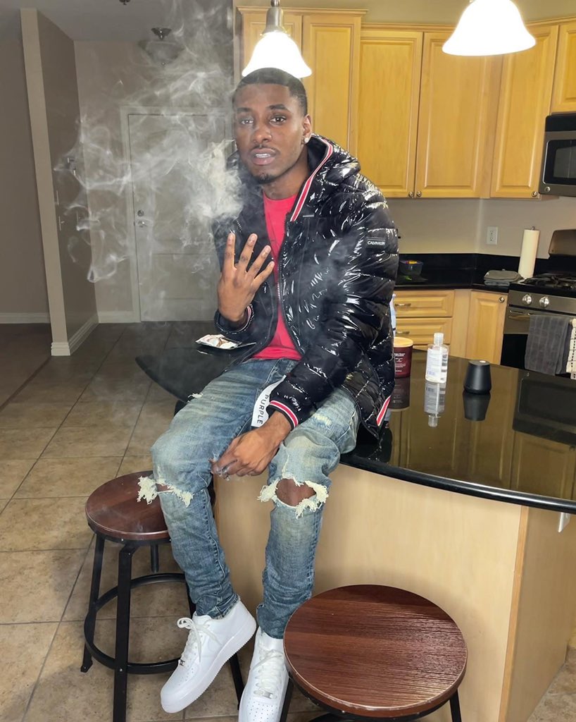 FvmousJo_'s tweet photo. 2️⃣3️⃣🍾🅿️🏆 
#KingJodyJo🏆 https://t.co/itphu3OAJW