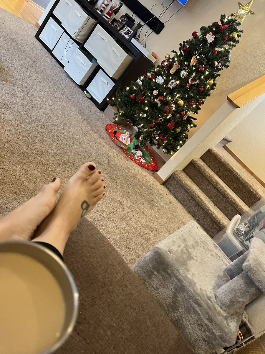 Best way to start this break - coffee home roasted by one of my teachers, next to our Christmas tree!