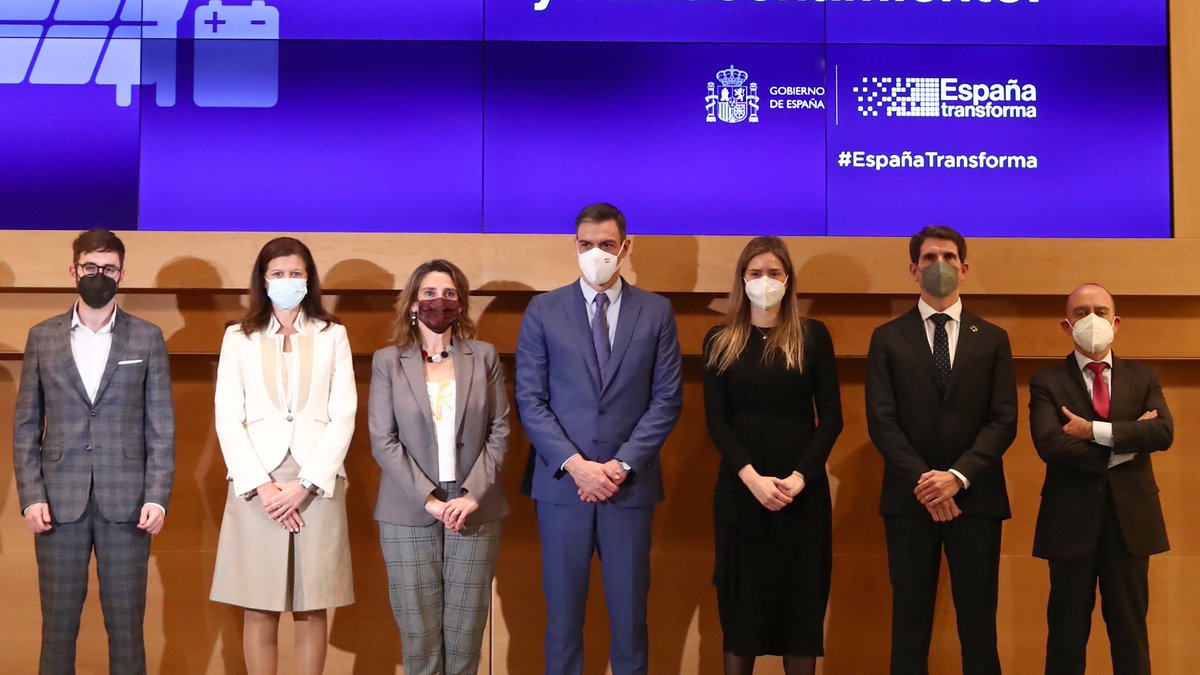 mitecogob's tweet photo. Esta semana @TeresaRibera ha participado en:

🗣️Diálogos por el futuro 
🌆#Cities2030
🌳Presentación #PAE2020
☀️Presentación PERTE #ERHA 
🦌Conferencia Sectorial de Medioambiente
📚Presentación Plan de Trabajo 2022 del #PAEAS 
🌲Entrega de llaves del Pinar de los Belgas https://t.co/RPE7Rcbf6a
