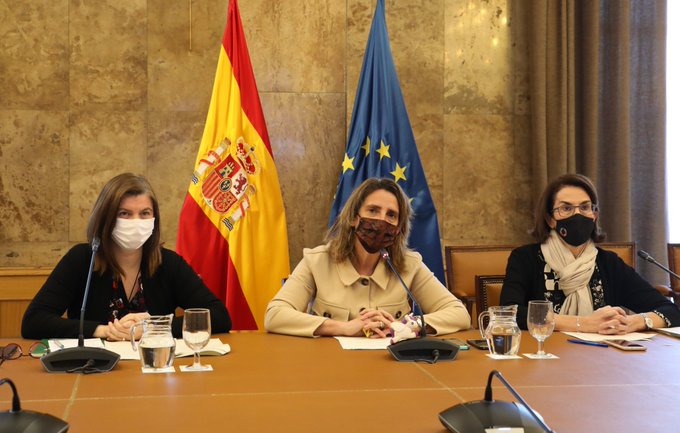 mitecogob's tweet photo. Esta semana @TeresaRibera ha participado en:

🗣️Diálogos por el futuro 
🌆#Cities2030
🌳Presentación #PAE2020
☀️Presentación PERTE #ERHA 
🦌Conferencia Sectorial de Medioambiente
📚Presentación Plan de Trabajo 2022 del #PAEAS 
🌲Entrega de llaves del Pinar de los Belgas https://t.co/RPE7Rcbf6a
