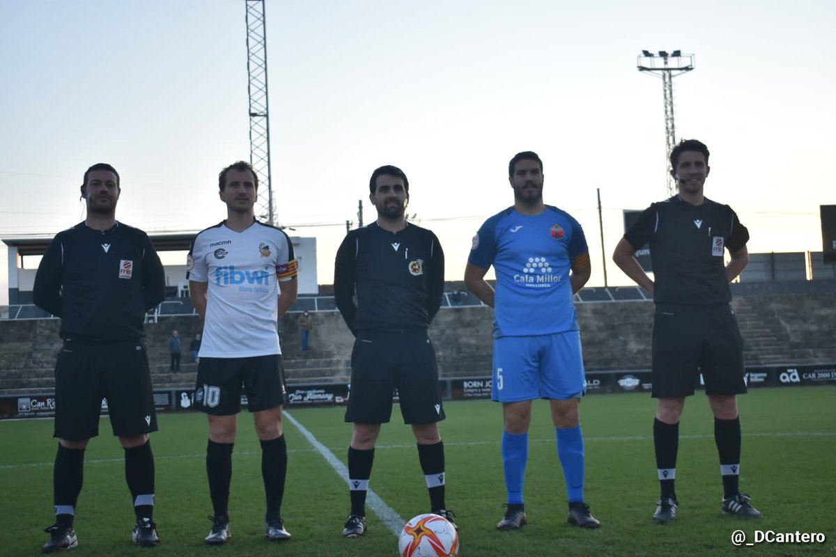 🔚 Finaal!!

<a href="/CEConstancia/">CE Constància</a> 2 - <a href="/CdServerense/">CD Serverense</a> 0

⚽ Christian Colman
⚽ <a href="/Jose11Galvez/">José Antonio Gálvez</a>

💪🏼🤍🖤

#JuntsFeimHistòria #CENTConstància 

📷 <a href="/_DCantero/">Dcantero_photosport</a>