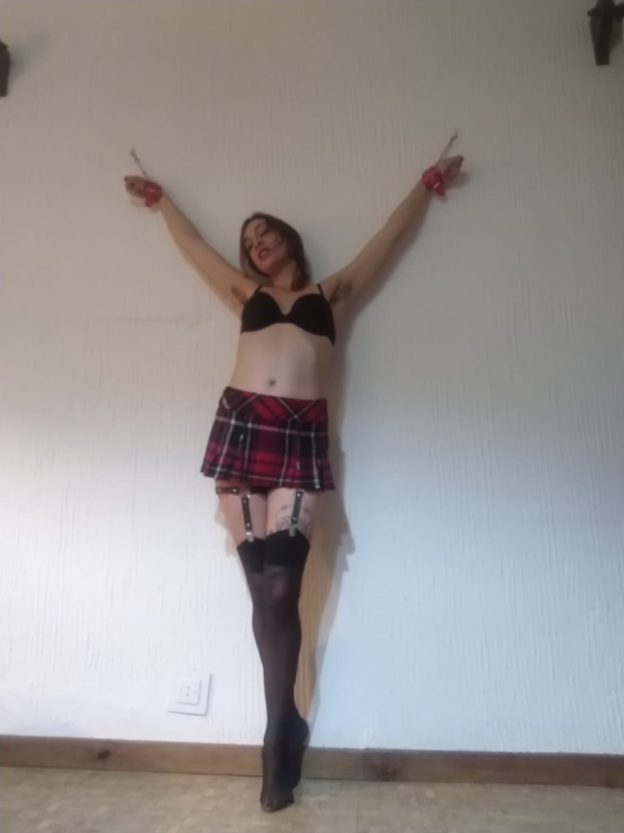 amor_larisa's tweet photo. Hoy es el día de la no violencia a las trabajadoras sexuales ! En mi caso sólo la violencia consentida es biien !! https://t.co/99wZTzkys7