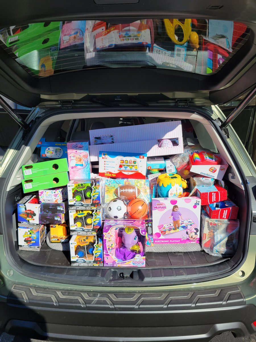 RezWolfJT's tweet image. Got all the shopping done. On our way to drop it off at Alaskan AC, the local business who will be matching everybody and dollar donated. Thank you all again for your hard work. @bitsybat will share a video of all we brought in soon. You guys rocked it! #CaringCommunityCircle