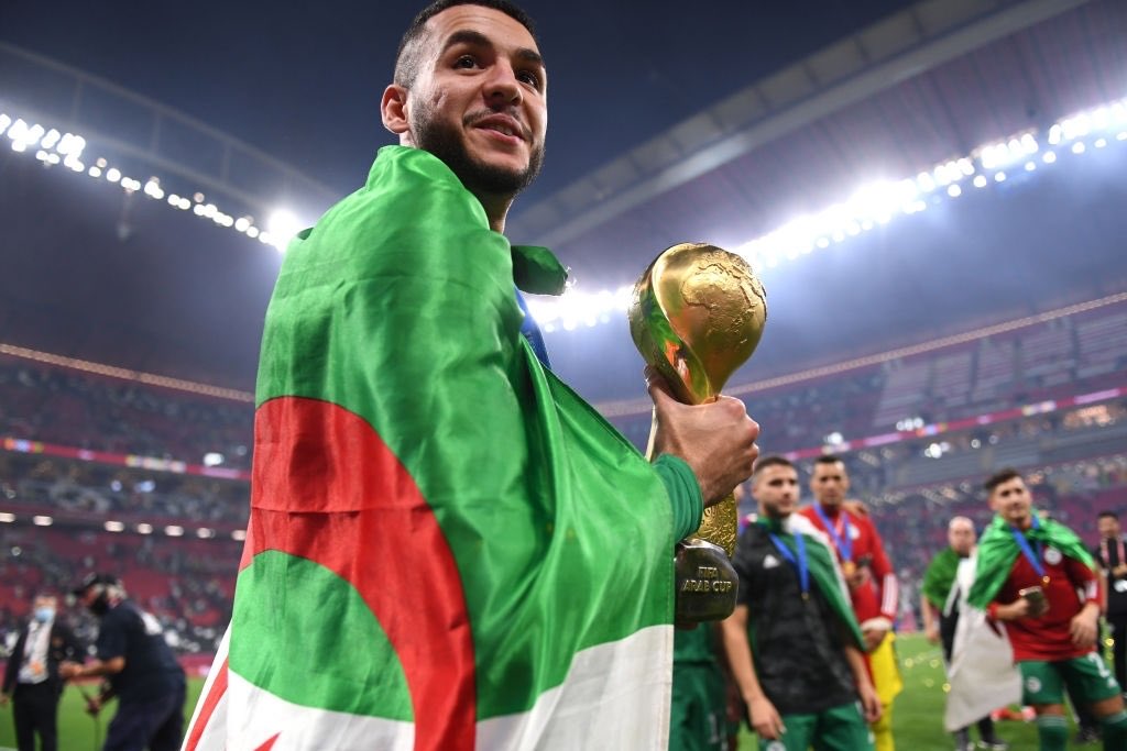 FIFArabCup's tweet photo. 📸 | أبطال العرب مع الكأس الغالية 🏆🇩🇿

#الجزائر | #كأس_العرب | #مونديال_العرب | #FIFArabCup https://t.co/kKxgpG80Bn