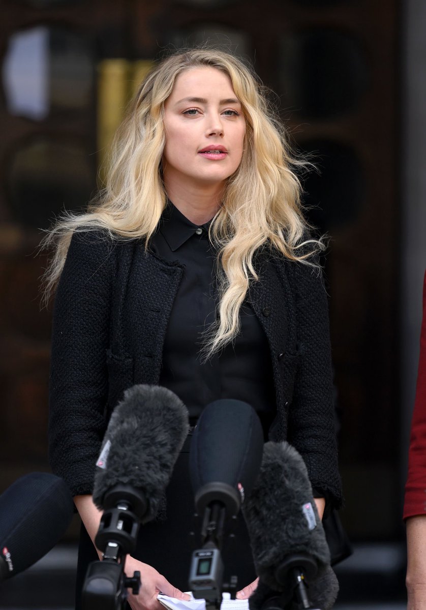 artsaheard's tweet photo. just here to say how much I love and admire this brave and strong woman, @realamberheard. https://t.co/oFVXJwgUet