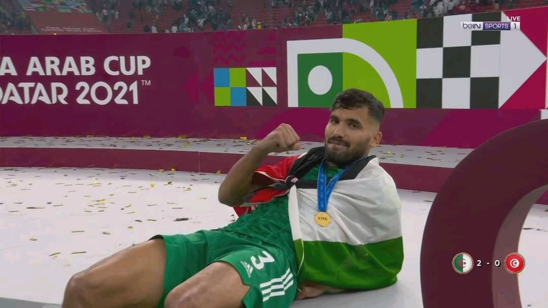 Benayada_1's tweet photo. مبروك علينا🥰🥰

#كأس_العرب2021  
#hocine_benayada https://t.co/hJQt0kzyRU