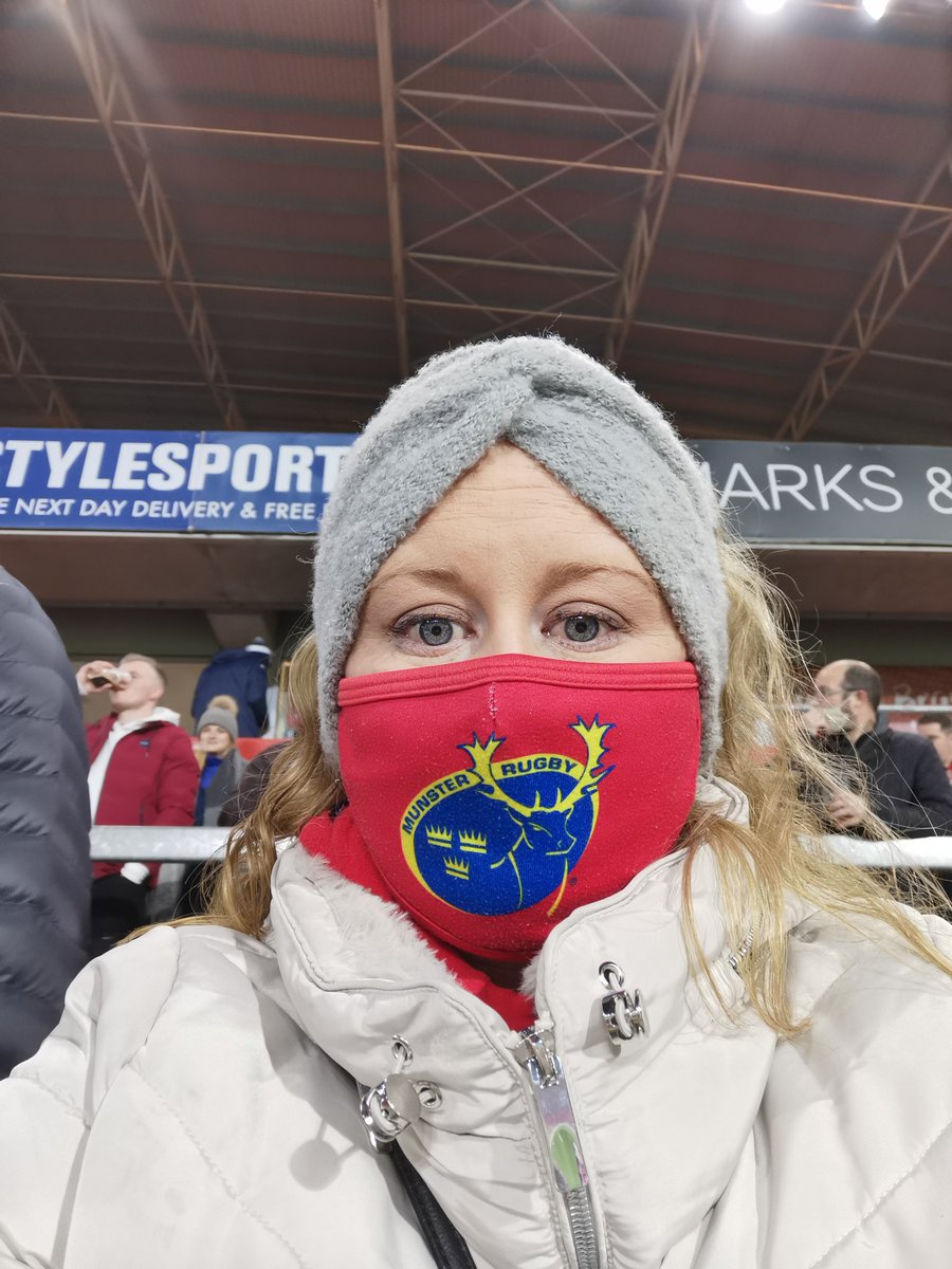 stacyhiggins86's tweet photo. #MUNvCO #ThomondParkSelfie @Munsterrugby Come on Munster!!!! https://t.co/01Sjsv7SWW