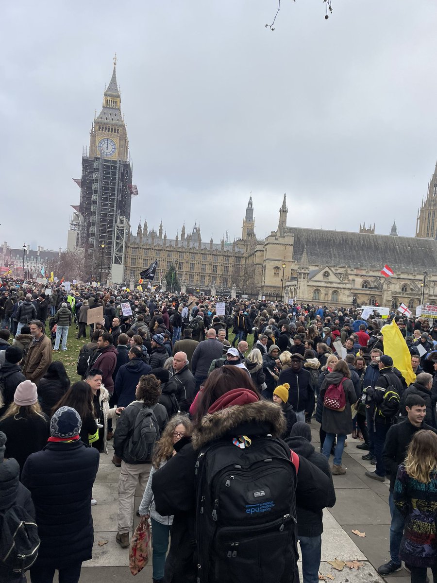 pel1980's tweet photo. Good day at the #londonprotest with @danmontila no trouble just good people trying to make a difference #together #NoVaccinePassportsAnywhere #NoVaccineMandates https://t.co/WL6QraQhXT