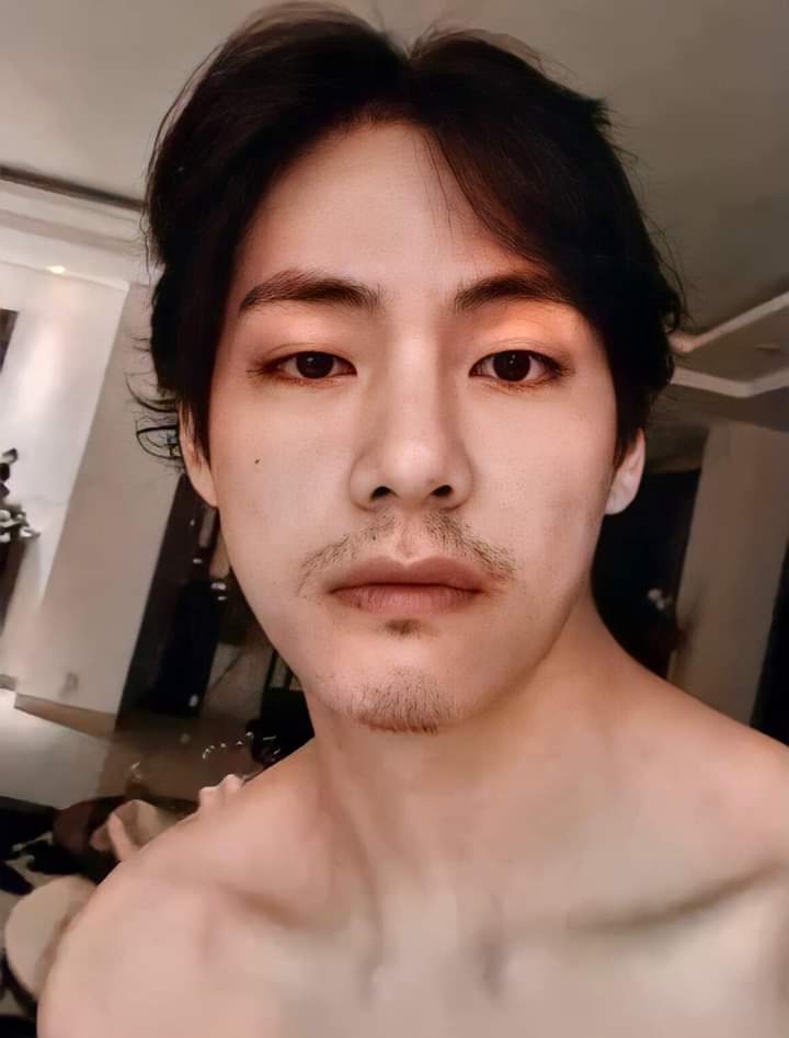 Zinia9062's tweet photo. I am just losing my reaction #KimTaehuyng #TAEHYUNGDAY #BTSV https://t.co/4vQ3OR12VE
