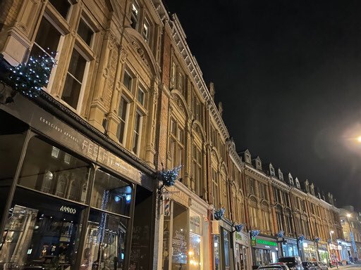 THANK YOU FeelFit Gym for helping to power🚴🏽‍♀️our Clifton Christmas Lights this year!✨
We have 13 lampposts and 100 beautiful, hanging trees-some of which- have been powered by cycle power courtesy of @feelfituk Spin Classes! Located on Regent Street in Clifton Village🎄