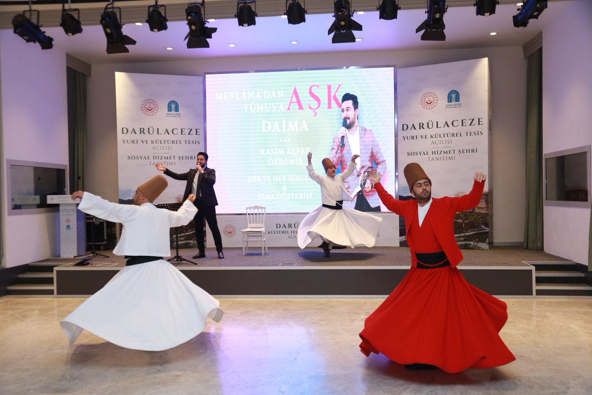 KasimAlper's tweet photo. Dostun evi gönüllerdir
Gönüller yapmaya geldik.

Rabbim vefa, sevgi, samimiyet ve iyilik duygularımızı eksik etme bizlerden ki biz umudu haykırmaya devam edelim.

Gönüller Sultanı Mevlana'yı ve sözün ustası Yunus Emre'yi sema ney ve şiirler eşliğinde andık..

@darulaceze ⚘🤲🤲 https://t.co/LvytiAnqTD