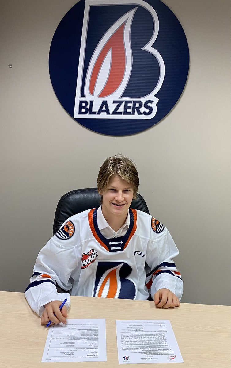 blazerhockey's tweet photo. 🔥🔥SIGNED!🔥🔥
2021 2nd round selection G @jessesanche1 has put 🖊 to 📑
We are so pumped to have you Jesse! 
Welcome to #BlazerNation🔥 
READ: https://t.co/eU0VtCFD1u https://t.co/j61e4eBISI