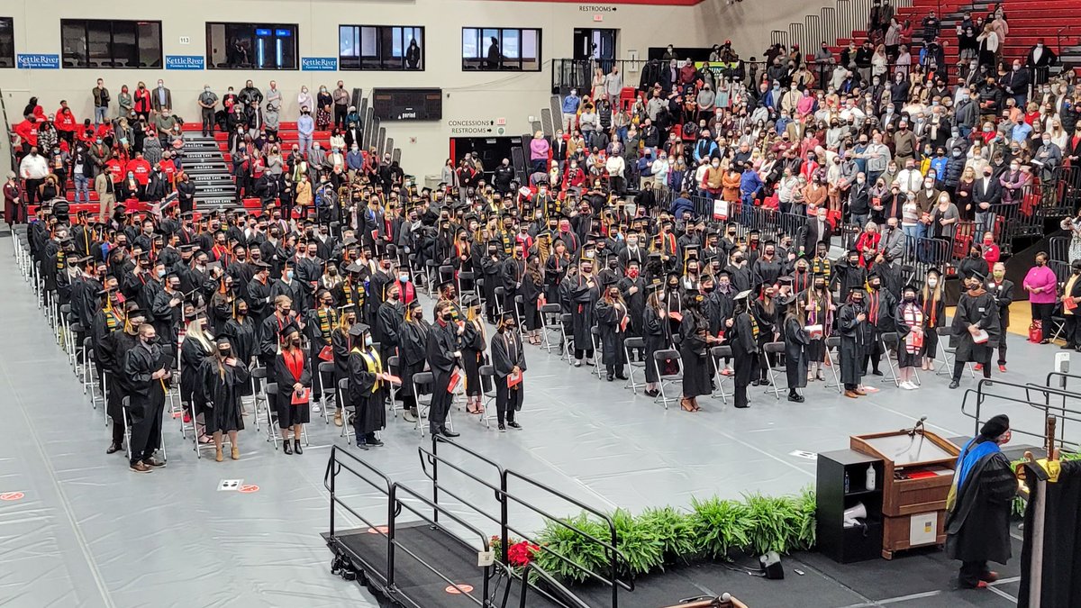 Southern Illinois University Edwardsville | SIUE (@siue) on Twitter photo Congratulations to our <a href="/SIUE_CAS/">SIUE Arts & Sciences</a> and <a href="/SIUE_SoEngr/">SIUE Engineering</a> graduates! #SIUE #SIUEproud #ArtsAndSciences #Engineering #SIUE21 Congratulations to our <a href="/SIUE_CAS/">SIUE Arts & Sciences</a> and <a href="/SIUE_SoEngr/">SIUE Engineering</a> graduates! #SIUE #SIUEproud #ArtsAndSciences #Engineering #SIUE21