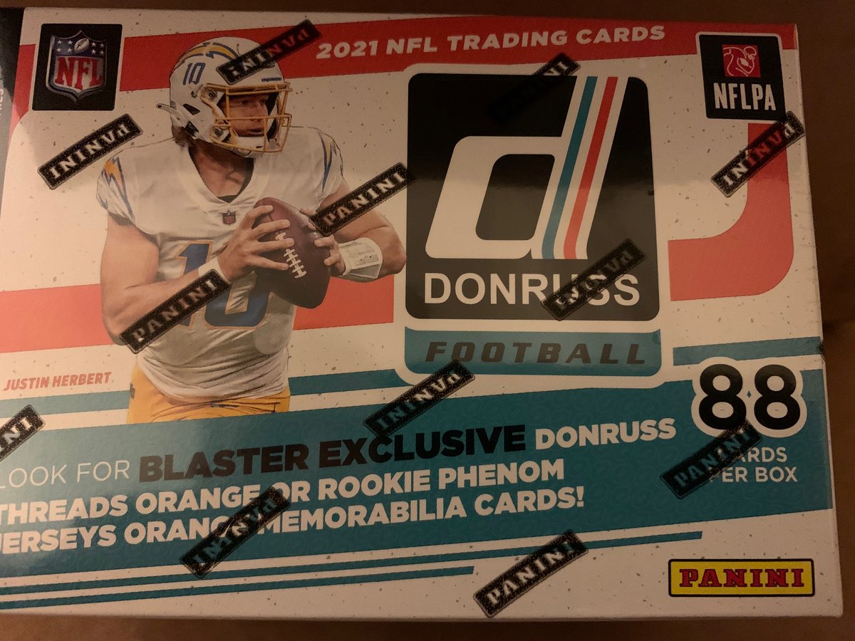 Who wants a free Donruss Fanatics blaster? 

Just follow <a href="/CardPurchaser/">Card Purchaser</a> and retweet this tweet!

One winner drawn from RTs 9pm Central, Sunday Dec. 19th!