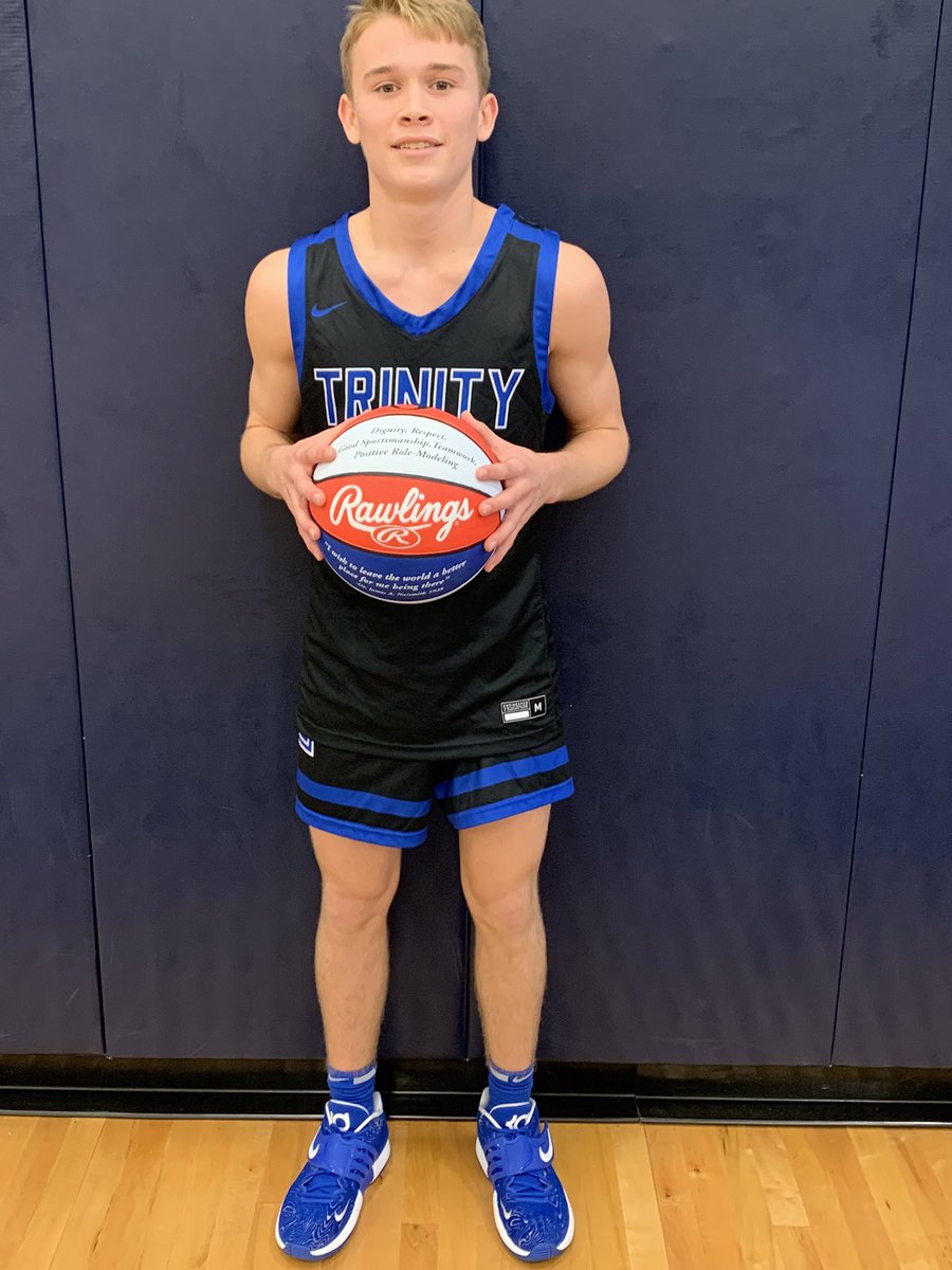 Congrats to Nate Hernandez on winning the “HOT SHOT” contest at the <a href="/LouXmasClassic/">Louisville Christmas Classic</a>  !  Way to go <a href="/natehernandez30/">Nathan Hernandez</a> !
