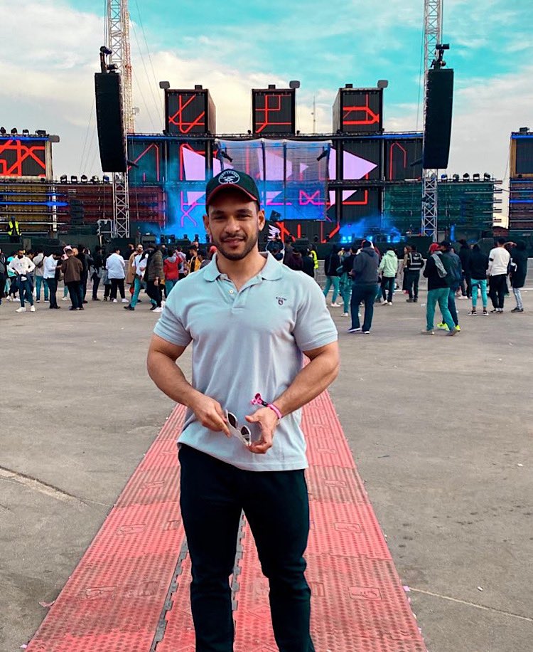 iKadrie's tweet image. “The bad news is time flies. The good news is you’re the pilot” ✨💜💜

#Middlebeast