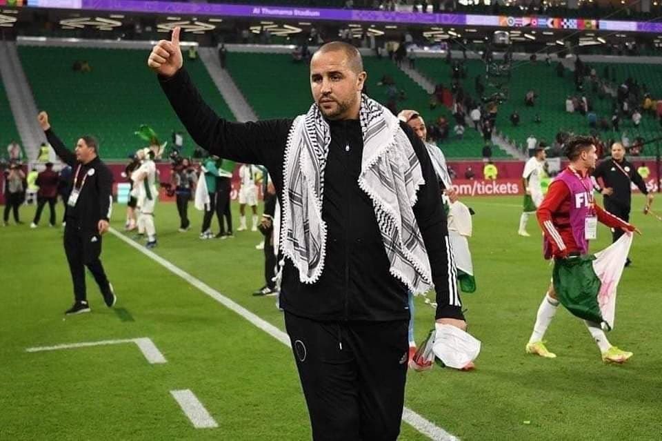 FIFArabCup's tweet photo. 🎙 | مجيد بوقرة: اشكر جميع الجماهير التي حضرت والجماهير التي لم تستطع الحضور ولا ننسى غزة وفلسطين واهديهم هذا الفوز ايضًا 🇩🇿🇵🇸

#كأس_العرب | #مونديال_العرب | #FIFArabCup https://t.co/ykA1nvF4oe