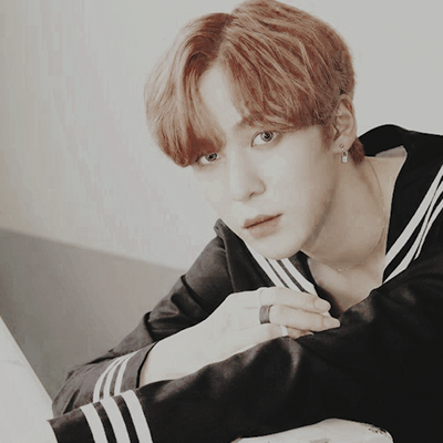 KingdomAus_'s tweet photo. 『 Dicen que cada pieza de arte lleva un poco del alma de cada artista, ¿pero qué ocurre cuando abarca más de lo que debería? El arte es belleza decían, ¿y cuánta belleza habrá en algo que se vuelve real? 』
#PureAffection #Yungi https://t.co/OvgzKutQ7j