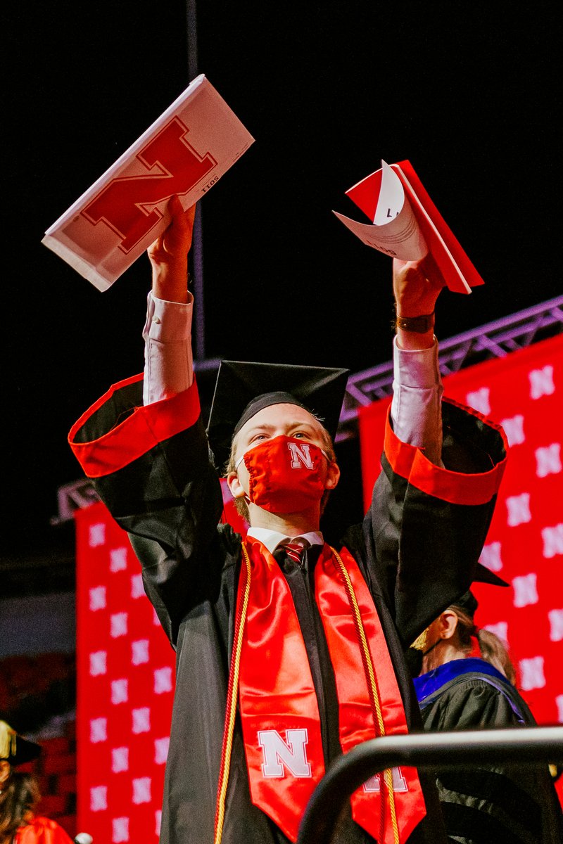 UNLincoln's tweet photo. So proud of our new alums and all of their accomplishments 🥲 Congratulations, grads! #GoBigGrad https://t.co/wcsRPA2Bxp