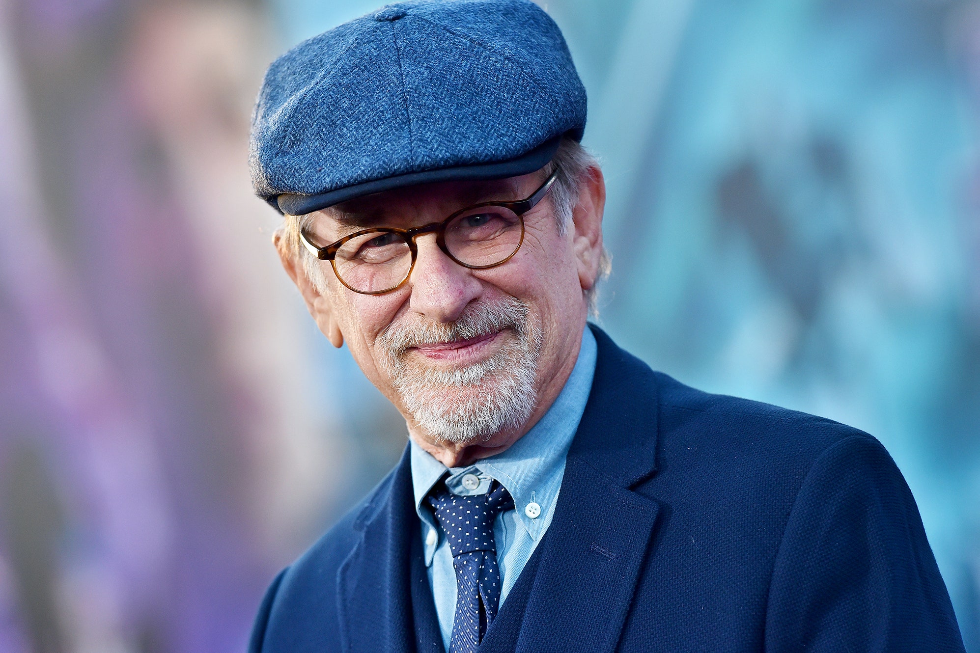 Happy birthday Director Steven Spielberg (75) , actress Katie Holmes (43) and singer Billie Eilish (20) ! 