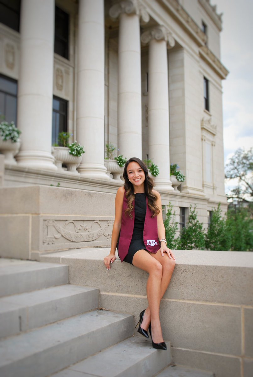 ECreevy's tweet photo. Graduating today! #TAMUgrad https://t.co/cf8WURGL3T