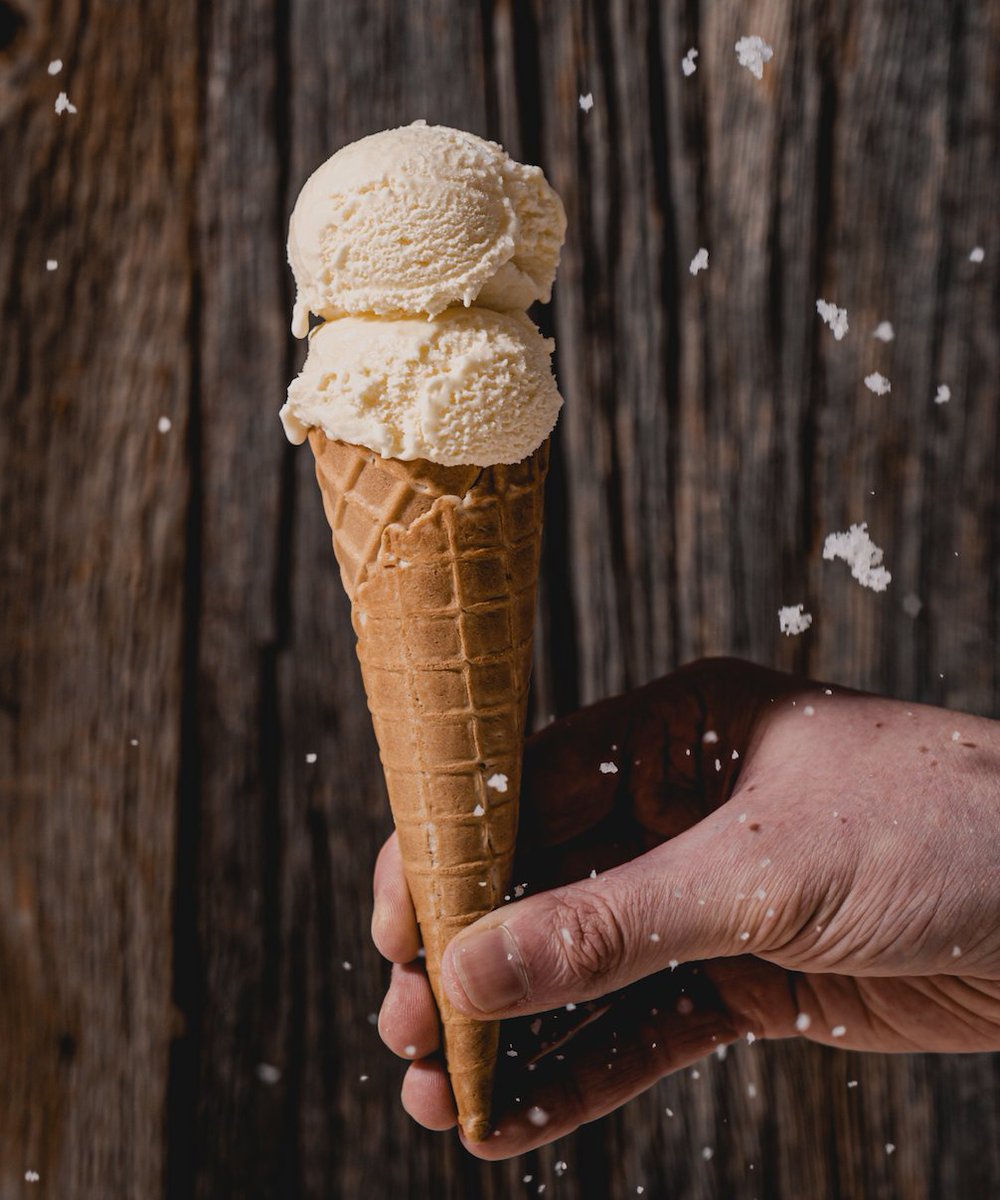 MurphysIceCream's tweet photo. #12flavoursofChristmas day 7 - Sea Salt 

Our best selling Sea Salt ice cream comes straight from the Atlantic Ocean, we make our own salt for this flavour, from Dingle sea water we collect at Bín Bán beach. 🌊

#murphysicecream https://t.co/X2KUZVRaqV