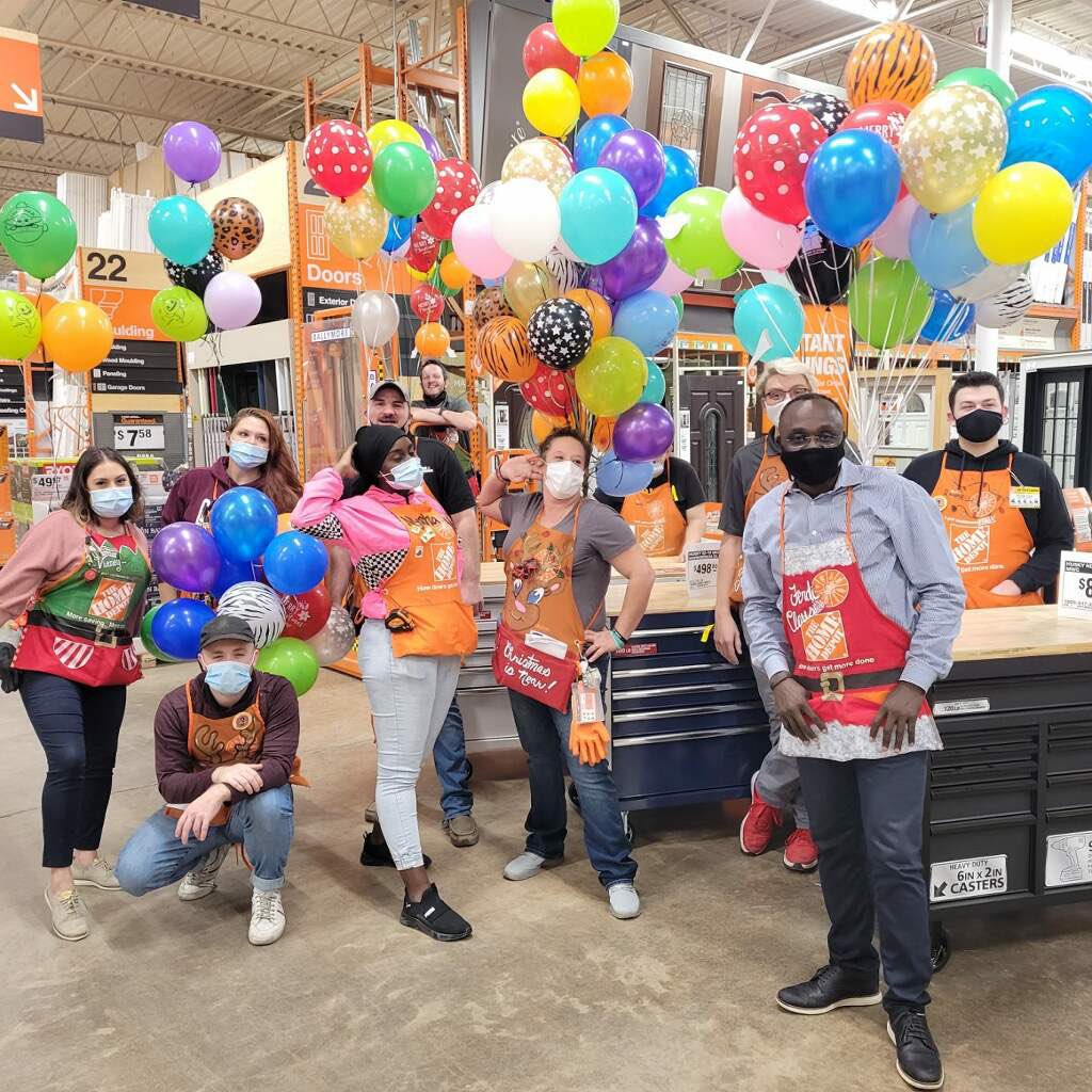 HD_vmarie's tweet photo. Our balloon tag fundraiser for the local food bank was a success ! 🎈@GAINESVILLEHD @JustinCarter519 @JackieWoodR https://t.co/l0IWR1q1l8