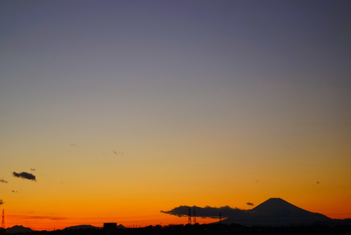 昨夕の富士山で おはようございます|ω･)ﾉ