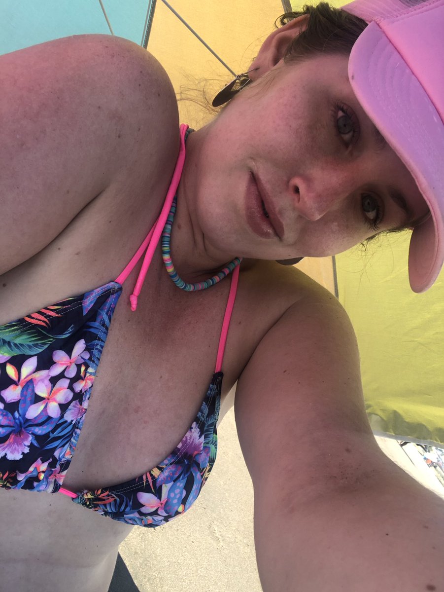 Vero_Langelinie's tweet photo. A qué hora es qué pasará por Las Grutas el señor que vende churros en la playa pues?? #Integrandome #NuevasCostumbres #ADondeVayasHasLoQueVieras #RioNegro https://t.co/f2JkcZpwcG
