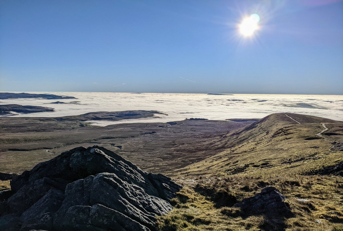 kallisteni's tweet photo. @madeinholmfirth Looks great, this is on the approach to Ingleborough today👍 https://t.co/ZJR1dxiC7x