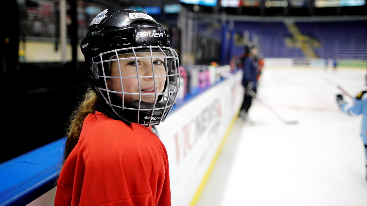 WorldJuniors's tweet image. Today is #WorldJuniors Free Skate Day, presented by Kichton Contracting and Doublestar Drilling! ⛸️
 
Edmonton ➡️ Victoria Park Skating Oval &amp;amp; William Hawrelak Park - Site 2 (all day) 
 
Red Deer ➡️ Bower Ponds (3-5 p.m.)
 
Post a photo, tag us and let us know you were there! 📸
