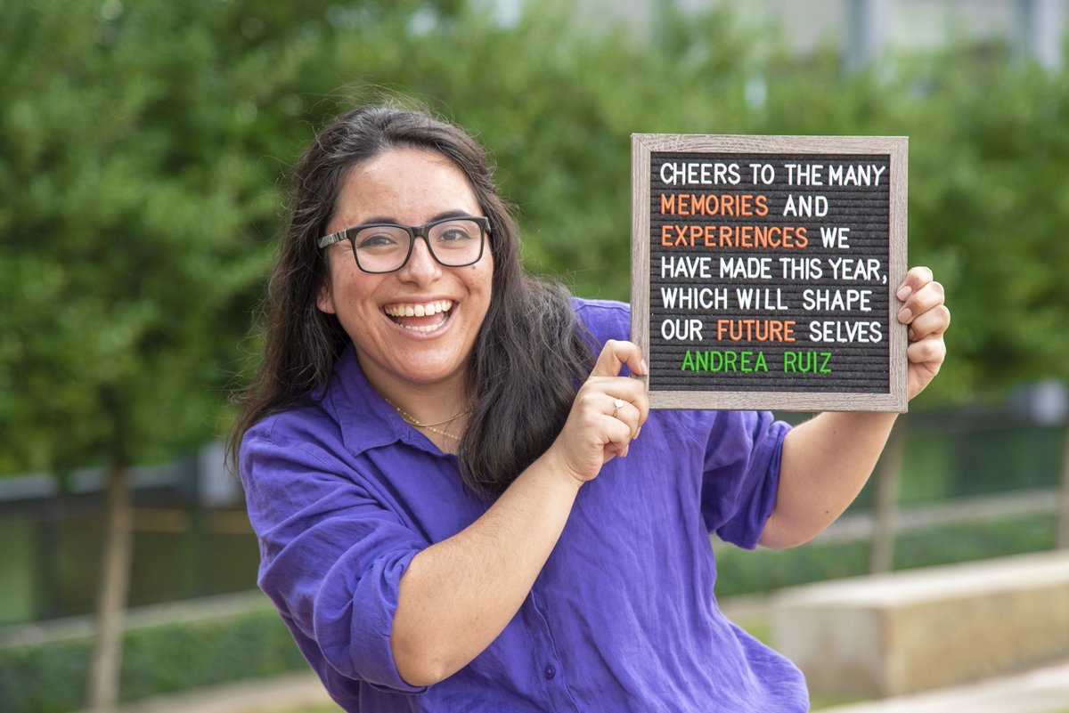 bme_utd's tweet photo. #SeasonsGreetings from Andrea Ruiz!
Cheers to the many memories and experiences we have made this year, which will shape our future selves!
#HappyHolidays #UTD #UTDBioe #Bioengineer #Bioengineering #Univeristy #Student #UTDallas https://t.co/NteGkoseHD