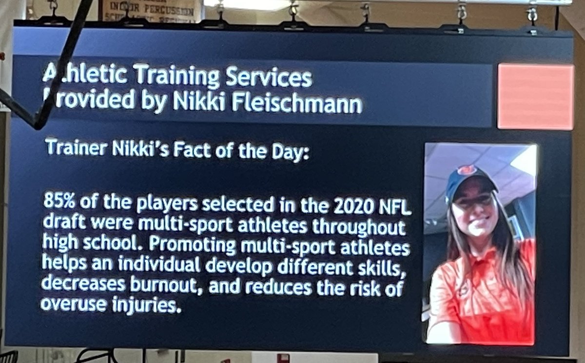 khajicek430's tweet photo. 👀 https://t.co/burgwoak72